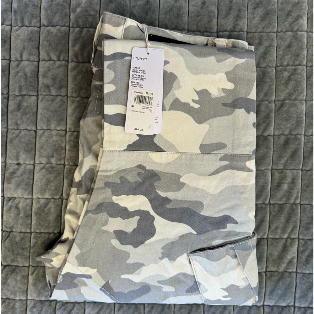 Snow-Camo Guess Jeans, Utility Fit Size 34